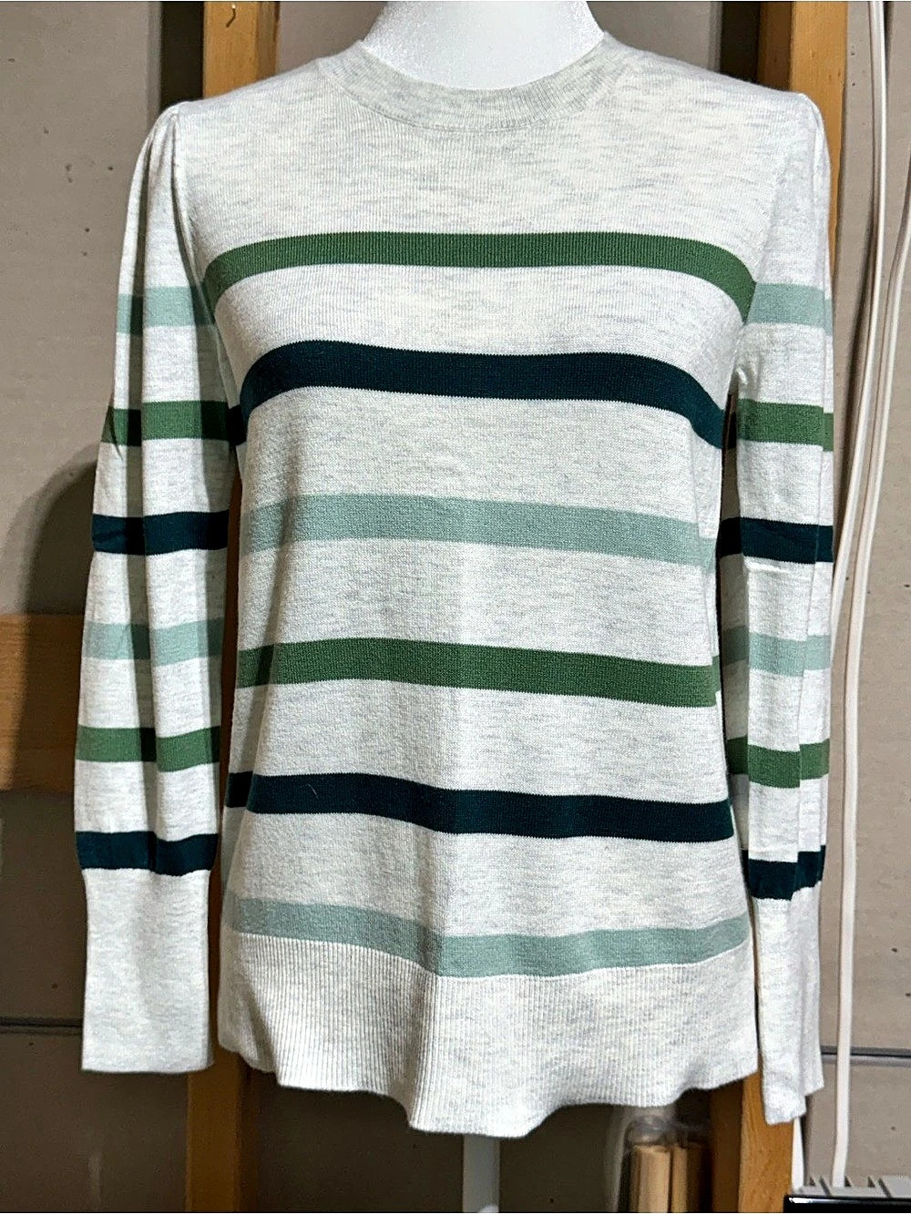 LOFT Striped Crewneck Sweater in Gray & Green Size Medium